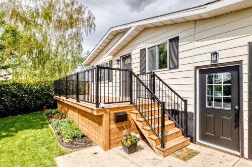 11 Huntstrom Place Ne, Calgary, AB - Outdoor With Exterior