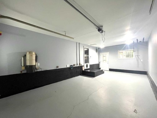 11 Huntstrom Place Ne, Calgary, AB - Indoor