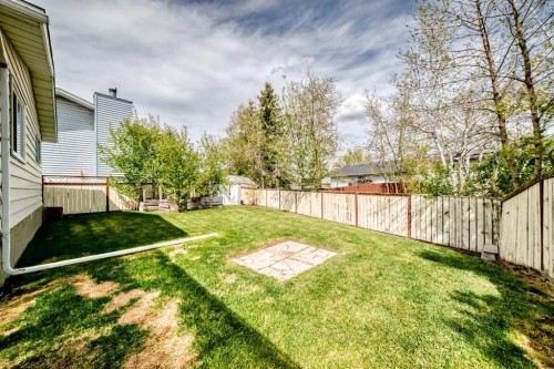 11 Huntstrom Place Ne, Calgary, AB - Outdoor With Backyard