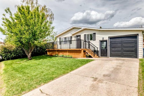11 Huntstrom Place Ne, Calgary, AB - Outdoor With Deck Patio Veranda