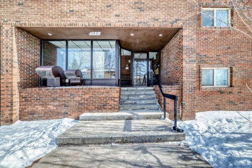 402-319 2 Avenue, Strathmore, AB - Outdoor