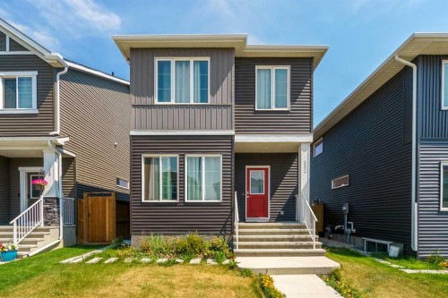 352 Chelsea Passage WEST Chestermere, AB T1X 2P4
