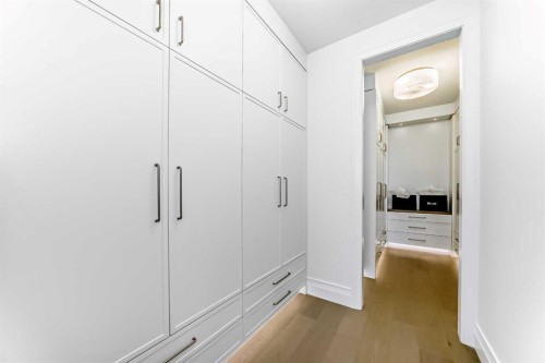 1610 49 Avenue Sw, Calgary, AB - Indoor Photo Showing Other Room