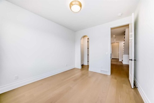 1610 49 Avenue Sw, Calgary, AB - Indoor Photo Showing Other Room