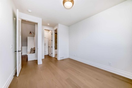 1610 49 Avenue Sw, Calgary, AB - Indoor Photo Showing Other Room