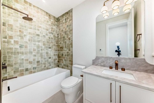 1610 49 Avenue Sw, Calgary, AB - Indoor Photo Showing Bathroom