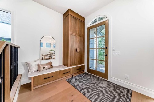 1610 49 Avenue Sw, Calgary, AB - Indoor Photo Showing Other Room