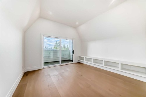 1610 49 Avenue Sw, Calgary, AB - Indoor Photo Showing Other Room
