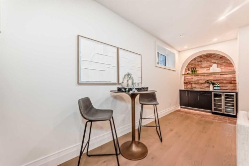 1610 49 Avenue Sw, Calgary, AB - Indoor Photo Showing Other Room