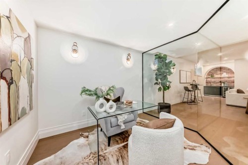 1610 49 Avenue Sw, Calgary, AB - Indoor Photo Showing Other Room