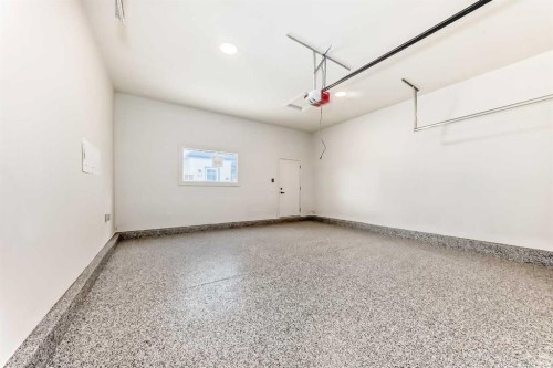 1610 49 Avenue Sw, Calgary, AB - Indoor Photo Showing Other Room