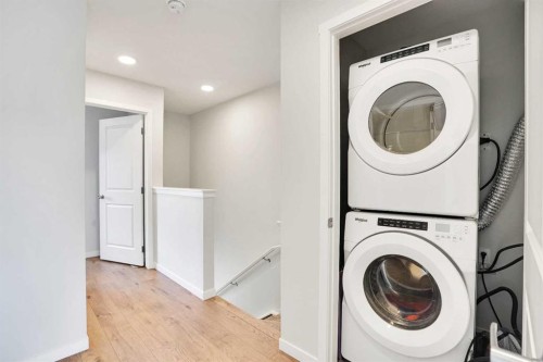 104 Corner Glen Circle Ne, Calgary, AB - Indoor Photo Showing Laundry Room