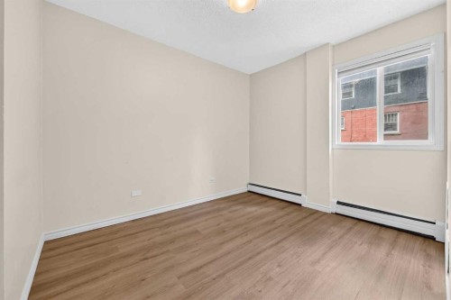 103-903 19 Avenue Sw, Calgary, AB - Indoor Photo Showing Other Room