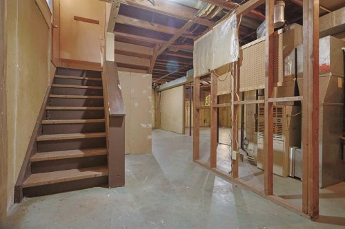 93 Winslow Crescent Sw, Calgary, AB - Indoor