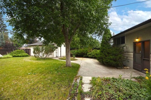 93 Winslow Crescent Sw, Calgary, AB - Outdoor