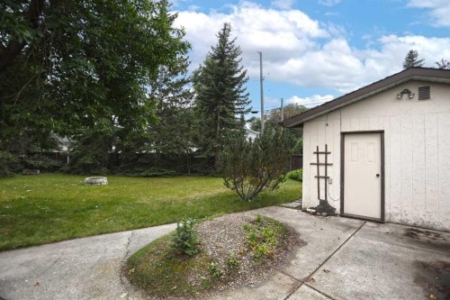 93 Winslow Crescent Sw, Calgary, AB - Outdoor