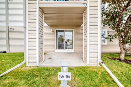 109-1717 60 Street Se, Calgary, AB - Outdoor