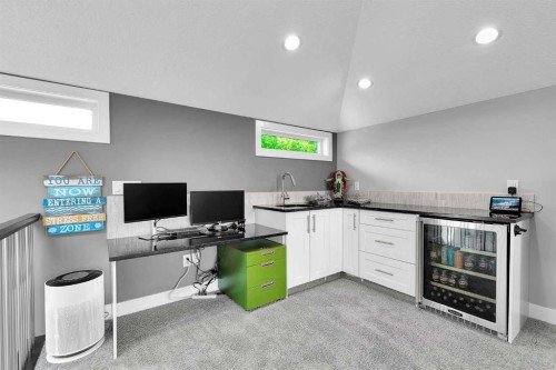 425 21 Avenue Nw, Calgary, AB - Indoor Photo Showing Office