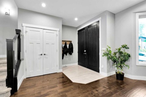 425 21 Avenue Nw, Calgary, AB - Indoor Photo Showing Other Room
