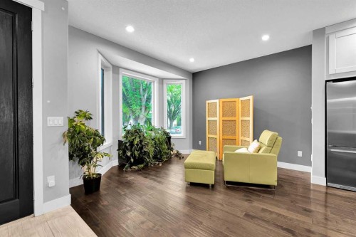 425 21 Avenue Nw, Calgary, AB - Indoor Photo Showing Other Room