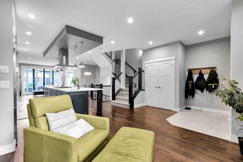 425 21 Avenue Nw, Calgary, AB - Indoor
