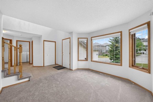 307 Edgeridge Gardens Nw, Calgary, AB - Indoor Photo Showing Other Room
