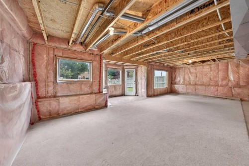 307 Edgeridge Gardens Nw, Calgary, AB - Indoor