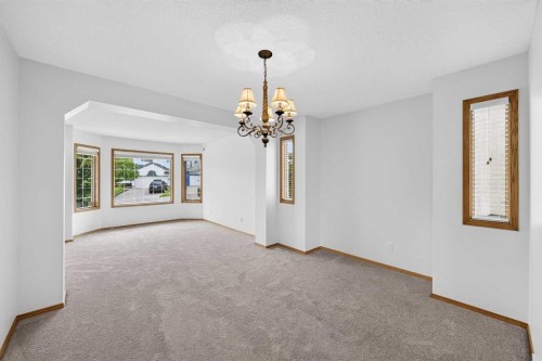 307 Edgeridge Gardens Nw, Calgary, AB - Indoor