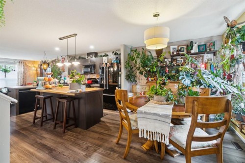 316 Chaparral Valley Square Se, Calgary, AB - Indoor Photo Showing Dining Room