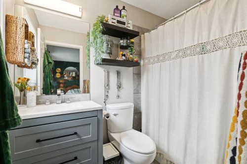 316 Chaparral Valley Square Se, Calgary, AB - Indoor Photo Showing Bathroom
