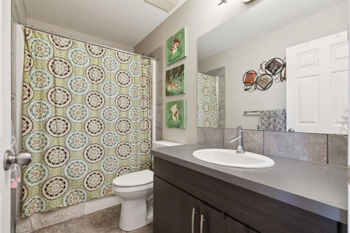316 Chaparral Valley Square Se, Calgary, AB - Indoor Photo Showing Bathroom