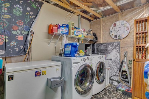 316 Chaparral Valley Square Se, Calgary, AB - Indoor Photo Showing Laundry Room