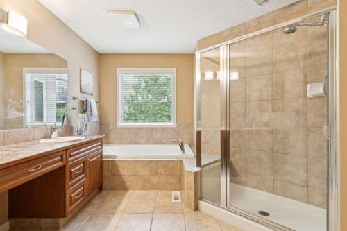 51 Sienna Park Crescent Sw, Calgary, AB - Indoor Photo Showing Bathroom