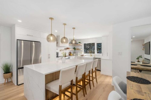 824 Canna Crescent Sw, Calgary, AB - Indoor