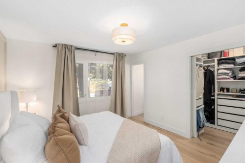 824 Canna Crescent Sw, Calgary, AB - Indoor Photo Showing Bedroom
