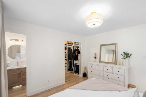 824 Canna Crescent Sw, Calgary, AB - Indoor Photo Showing Bedroom