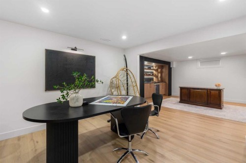 824 Canna Crescent Sw, Calgary, AB - Indoor