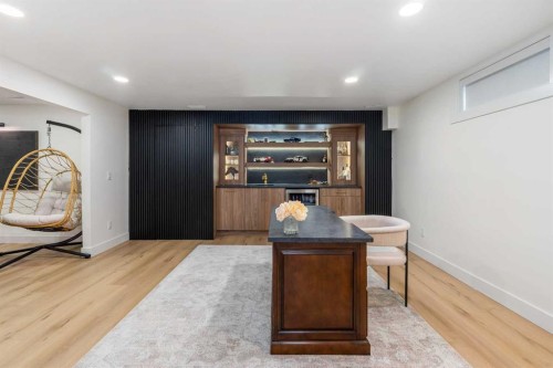 824 Canna Crescent Sw, Calgary, AB - Indoor