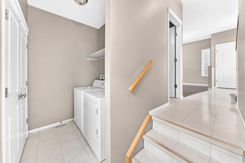 16 Royal Birch Rise Nw, Calgary, AB - Indoor Photo Showing Laundry Room