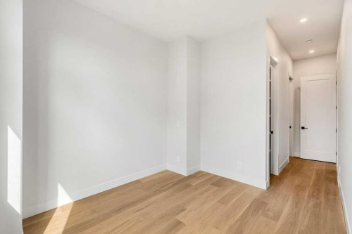 2311 6 Avenue Nw, Calgary, AB - Indoor Photo Showing Other Room