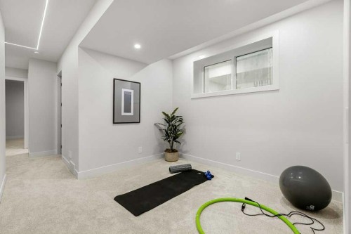 2311 6 Avenue Nw, Calgary, AB - Indoor Photo Showing Other Room
