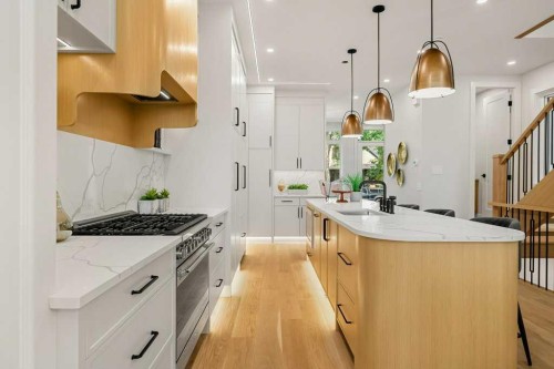 2311 6 Avenue Nw, Calgary, AB - Indoor Photo Showing Kitchen With Upgraded Kitchen