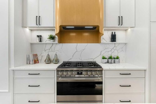 2311 6 Avenue Nw, Calgary, AB - Indoor Photo Showing Kitchen