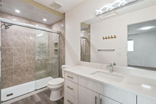 84-5810 Patina Drive Sw, Calgary, AB - Indoor Photo Showing Bathroom