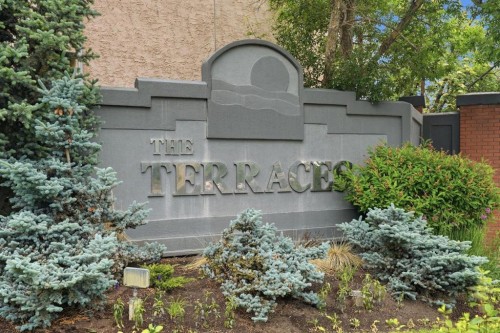 84-5810 Patina Drive Sw, Calgary, AB - Outdoor