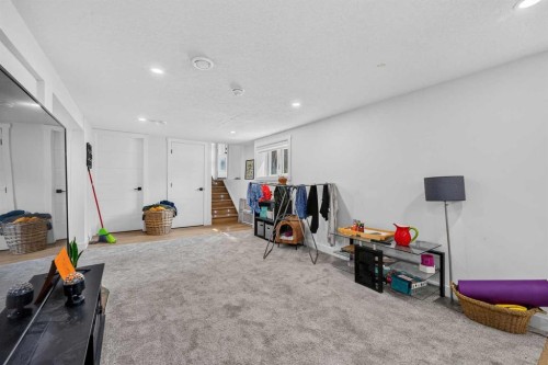 2415 22 Avenue Sw, Calgary, AB 