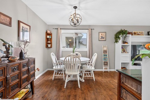 121 Edey Close, Cremona, AB - Indoor Photo Showing Dining Room