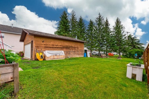 121 Edey Close, Cremona, AB - Outdoor