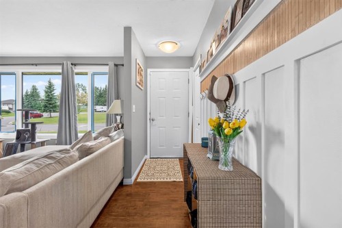121 Edey Close, Cremona, AB - Indoor Photo Showing Other Room