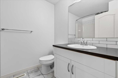 60 Mahogany Grove Se, Calgary, AB - Indoor Photo Showing Bathroom